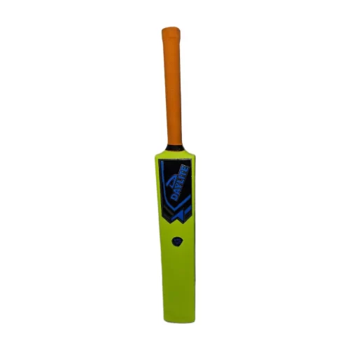 Daylite plastic bat size 8